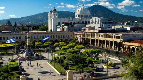 El Salvador'a Hangi Mevsimde Gidilir?